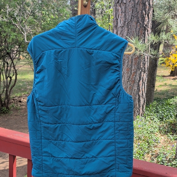 Patagonia Teal Blue Vest with Red Trim - Picture 3 of 3